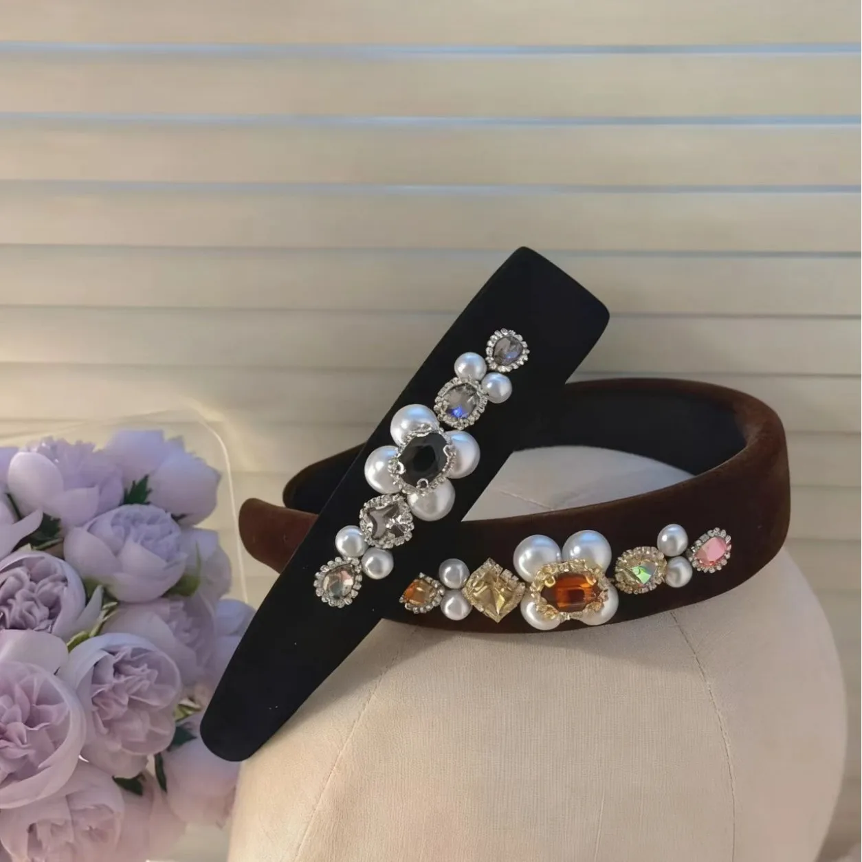 

High end niche design temperament, deep coffee velvet autumn and winter headband, autumn and winter velvet high-end headwear