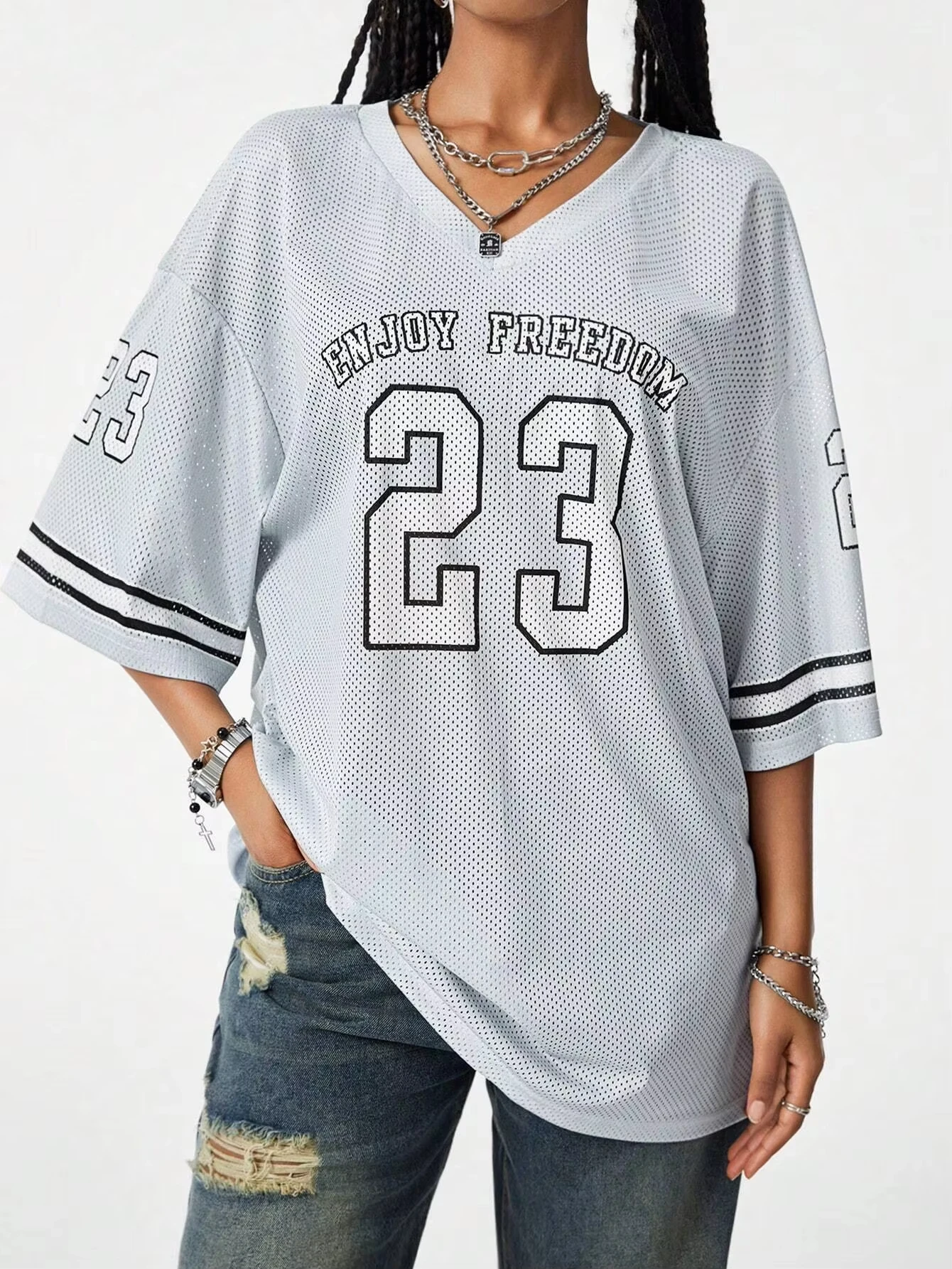 (MINISO) Fshion New Enjoy Freedom 23 Print T-Shirt Women V-Neck Short Sleeve Mesh Sports Football Jersey Y2K Loose Oversized Top