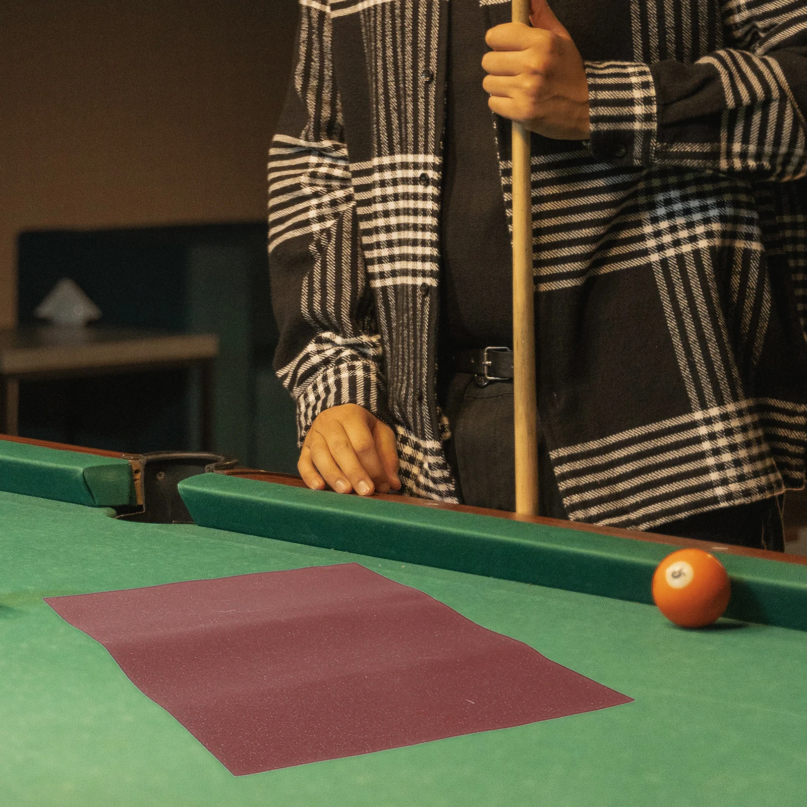 

4 Sheets Pool Cue Sandpaper Polishing Paper Billiard Shaft Cleaner Cue Sandpaper Sheet Pool Stick Accessory Billiards Equipment