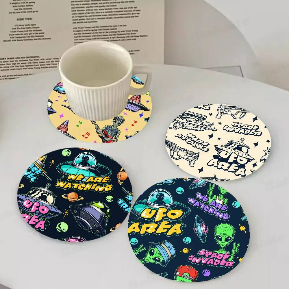 Aliens pattern art painted wooden anti-slip coasters, suitable for decoration of living room kitchenware
