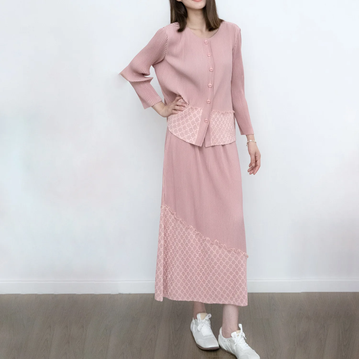 

Miyake Pleated Autumn New Women's Suit Loose Cardigan Jacket Straight Tube Skirt Commuting Versatile Fashion Two-piece Set