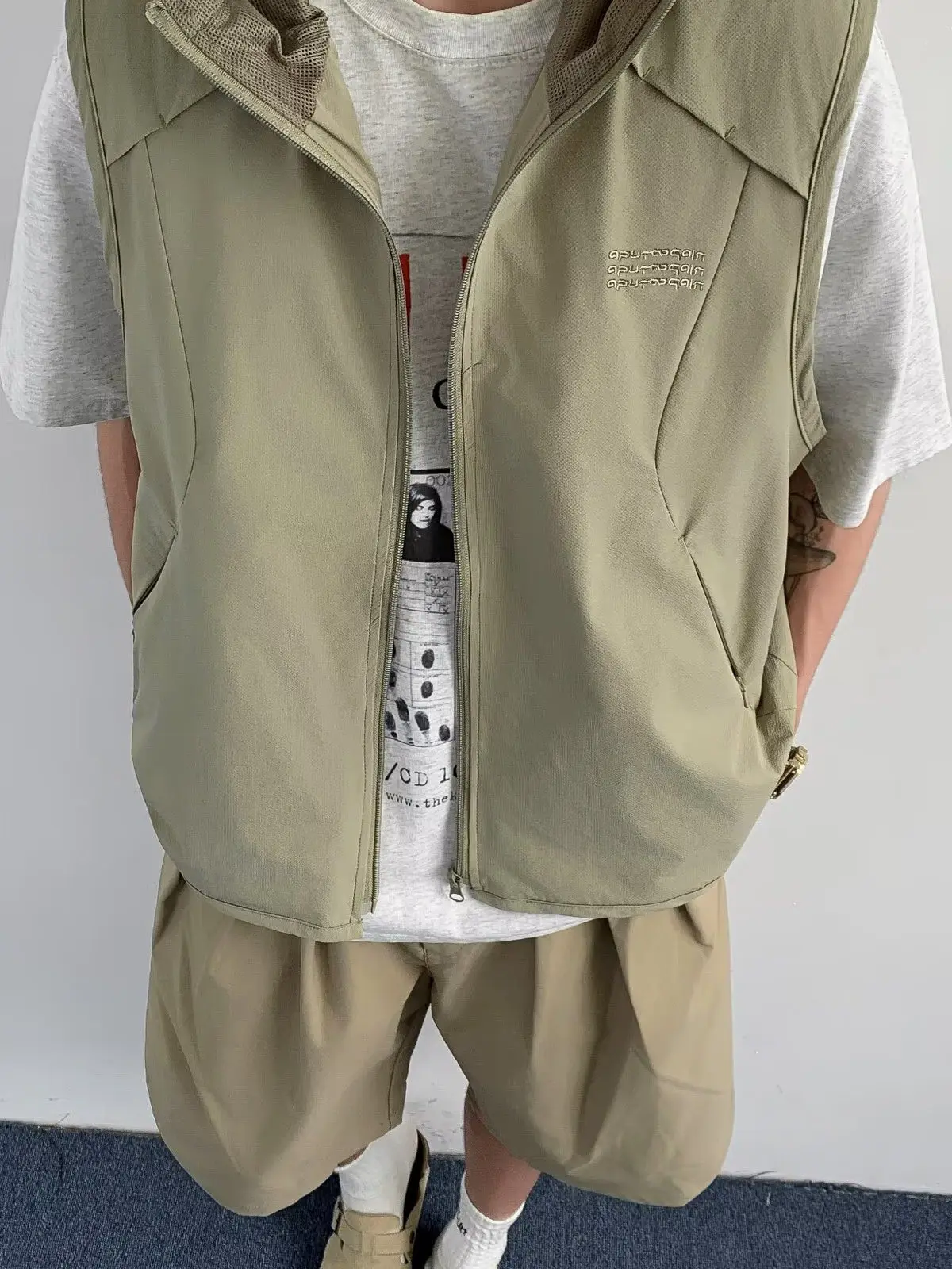 

Ретро-японский функциональный жилет с капюшоном для мужчин, летний, свободный, универсальный, на молнии, с карманами, повседневная одежда