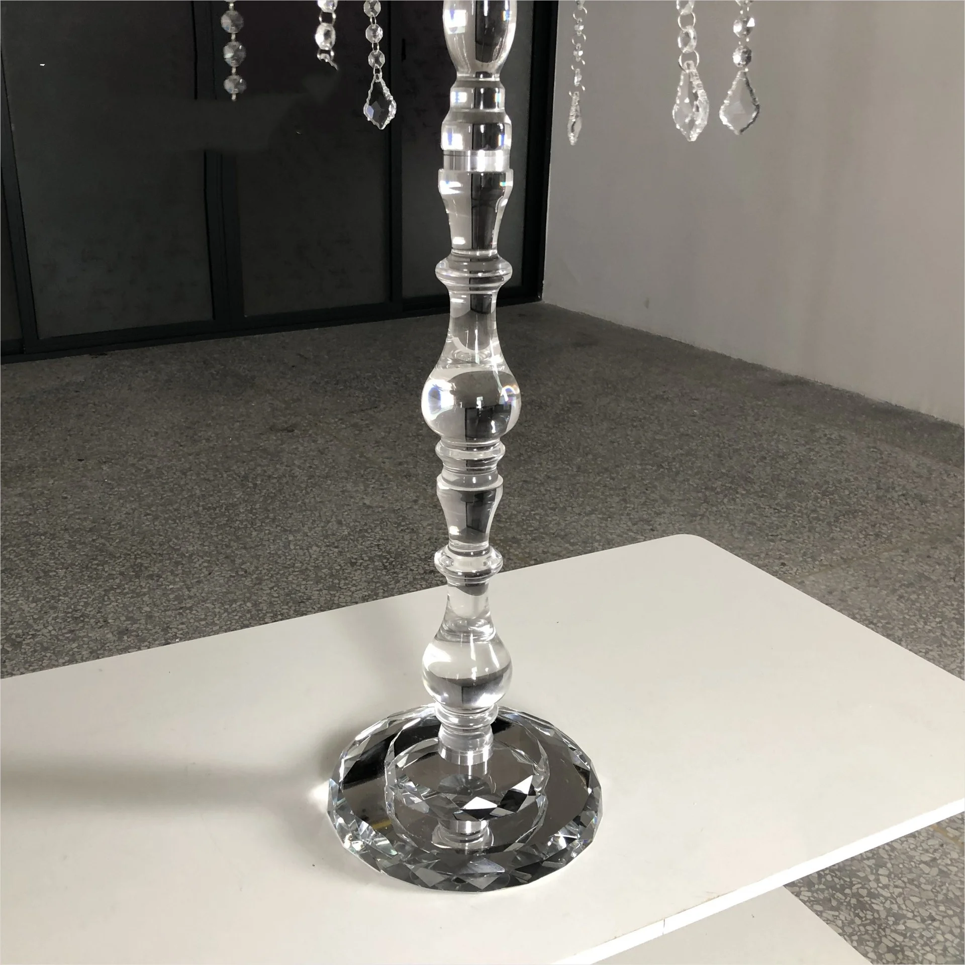 4pcs）New design Vases 120cm wedding event decoration supplies. 7-arm hanging bead crystal hurricane cup cover candlestick.
