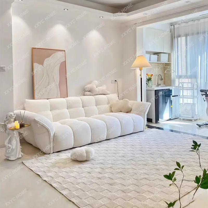 

Кремовый диван из белой шенилловой ткани в стиле ML, с элементами в виде лепестков лилии, для гостиной, небольшой квартиры, трехместный, в ряд.