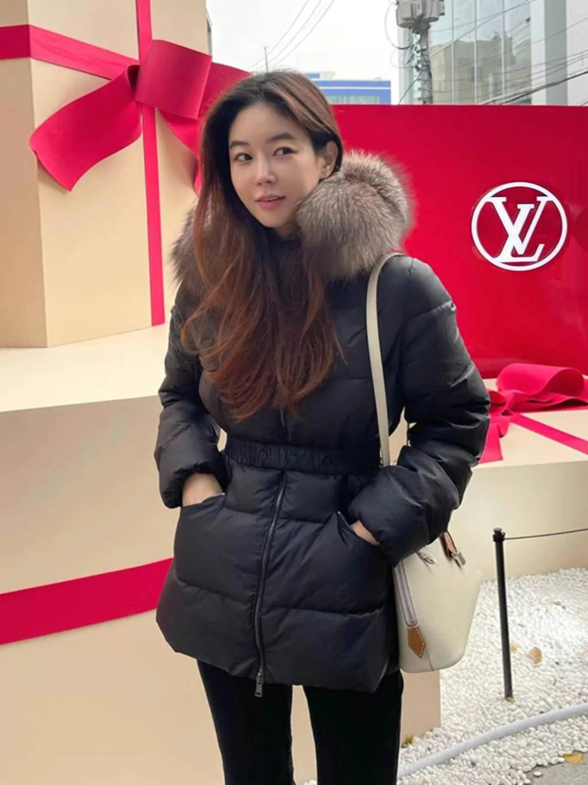 سليم صالح ort الأبيض Du down Jaet مع الفراء طوق المرأة Thiened ملابس خارجية دافئة الكورية Sle 2024 وصول جديد