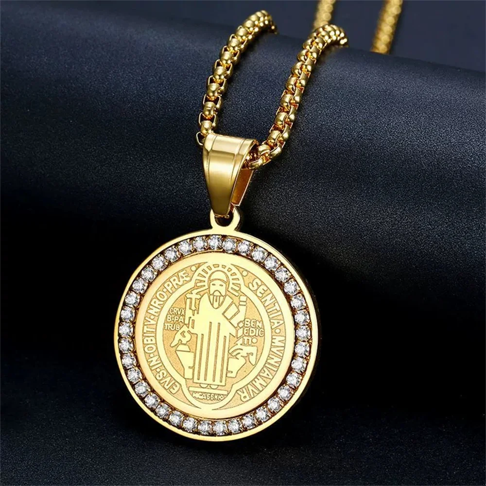 

Hip Hop Iced Out Bling San Benito Holy Medal Pendant Gold Color Stainless Steel Jesus Necklace for Women Men Religious Jewelry