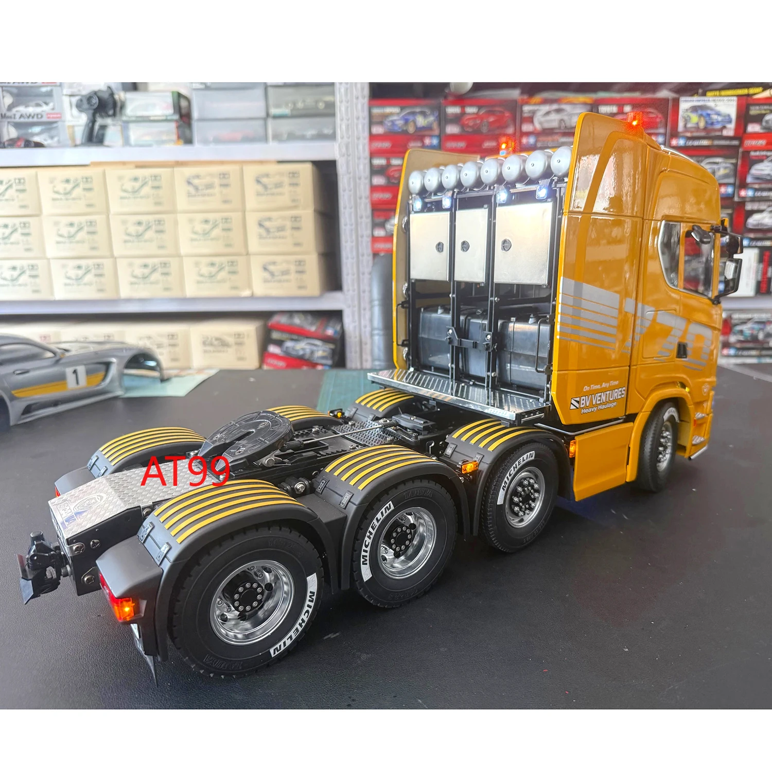 Tamiya 770S RC 트럭 1/14 8x4 원격 제어 트랙터 모델, 조명 및 사운드 시스템 소년을위한 원격 제어 자동차 장난감