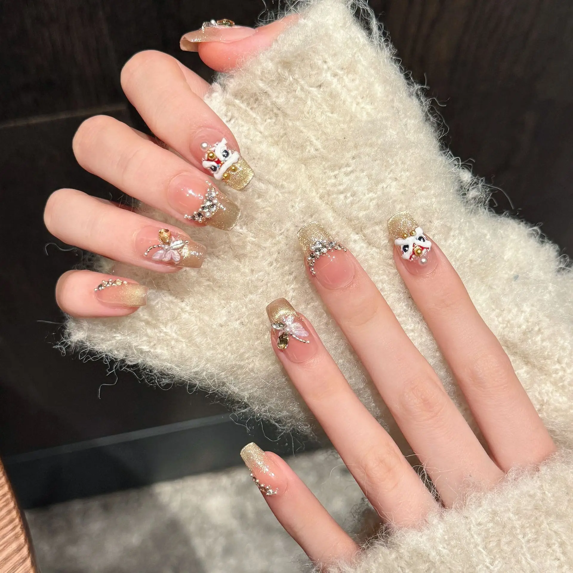 10 pçs leão dourado ano novo venda quente borboleta da sorte ouro-strass gato-olho unhas com ferramentas de 4 peças fortes abas adesivas de unhas