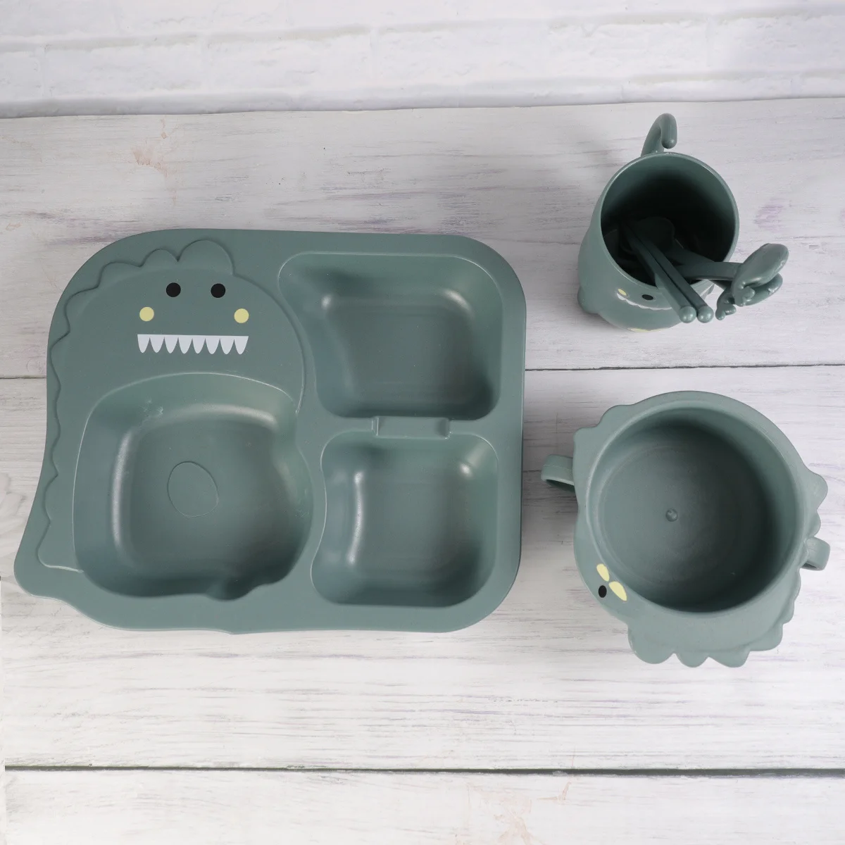 

1pc Kids Divided Dinner Plate Set Portable Lightweight Children Tableware Kit For Picnic Travel Home Use Green