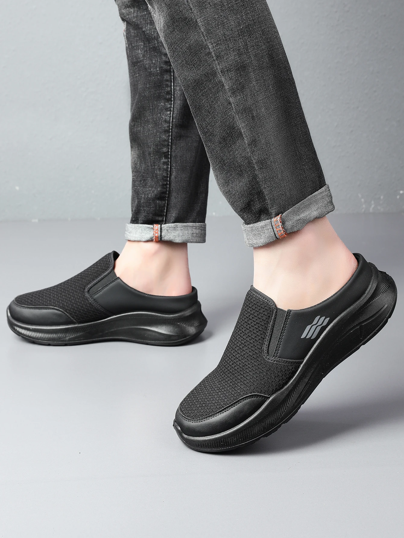 Einfache Minimalistische Herren-Mule-Sneaker, Perforierte Netzstrick-Oberfläche, Umhüllende Schutzkappe, Leichter Slip-On – Detail 12