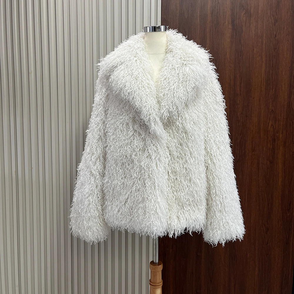 سترة نسائية شتوية بأكمام طويلة وسميكة ودافئة من الفرو الصناعي بتصميم جديد لعام 2025 معطف من الفرو المنغولي