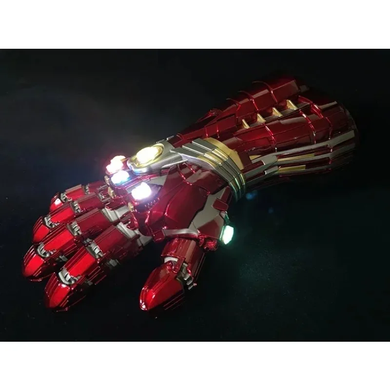 Guantes de batalla Final Iron Man Nano Infinity, luz LED, modelo de brazo de Metal portátil, disfraz de Cosplay, accesorios para espectáculo en escenario de Anime, 1/1