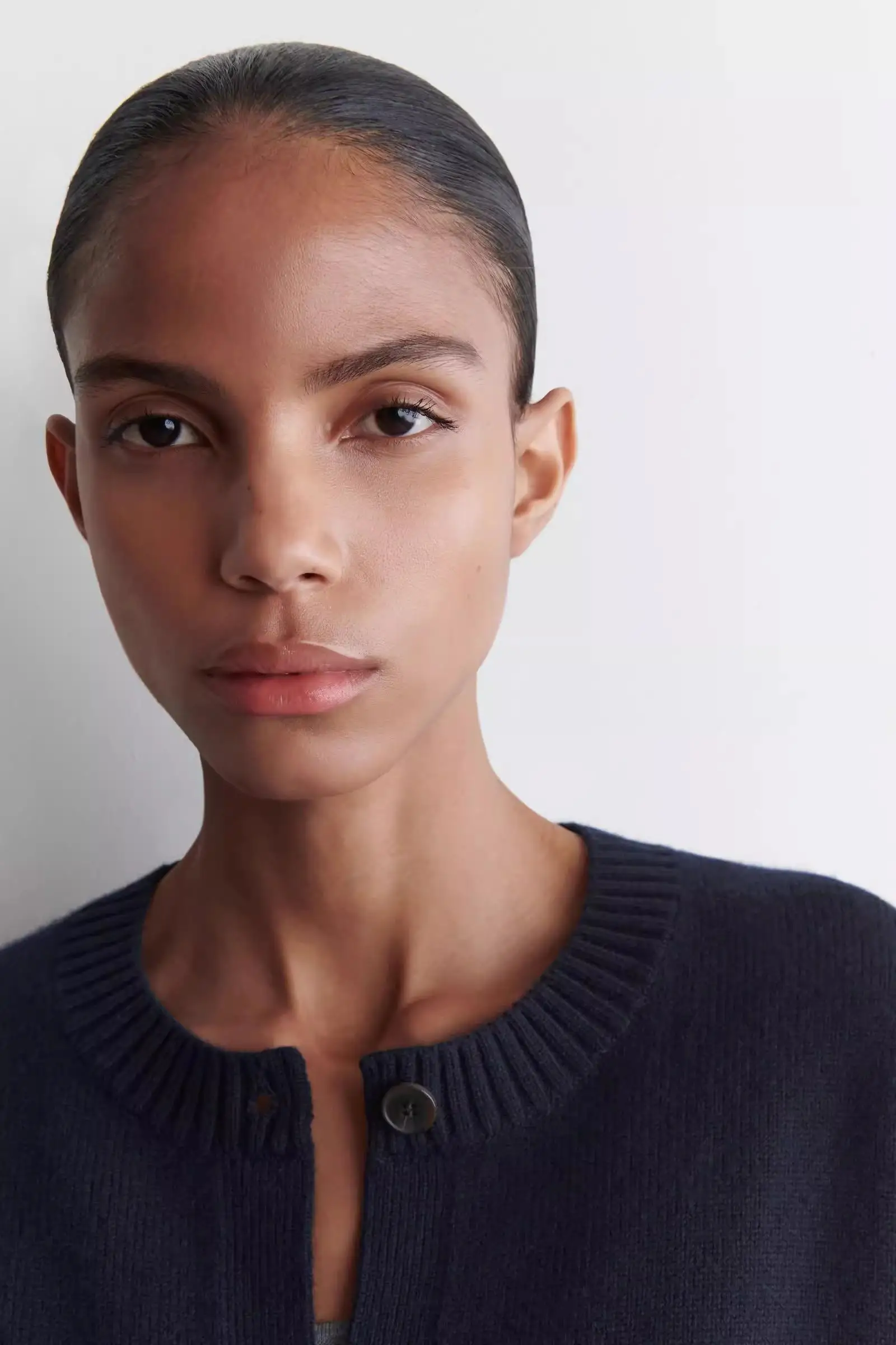 Ethereal MD 2025 كوس الخريف نمط جديد للسيدات عارضة وعصرية النمط القياسي المخلوطة الأزرق الداكن سترة محبوكة #2