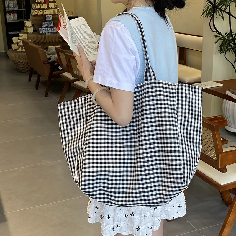 

2025 Summer Women's Large Plaid Canvas Tote Bag - Fashionable Shoulder Shopping Bag - Trendy Commuter Beach Bag with Pockets