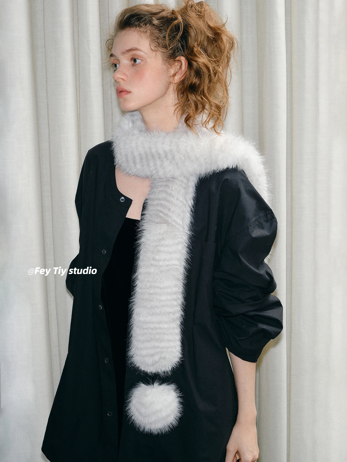 

Fashion Versatile Winter Hairball Scarf Warm Fashionable Imitation Fur Fur Collar Long Scarf for Women
