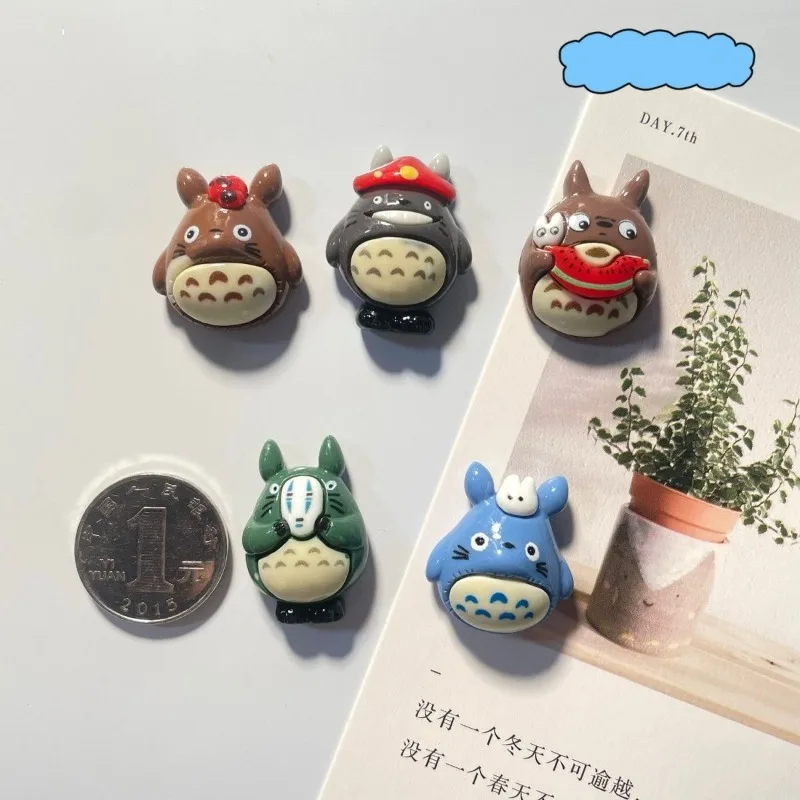 5 Stück My Neighbor Totoro Kühlschrankmagnete aus Kunstharz, niedliche dekorative Kühlschrankaufkleber, vielseitig einsetzbare Kunstharz-Ornamente für Zuhause – Detail 5