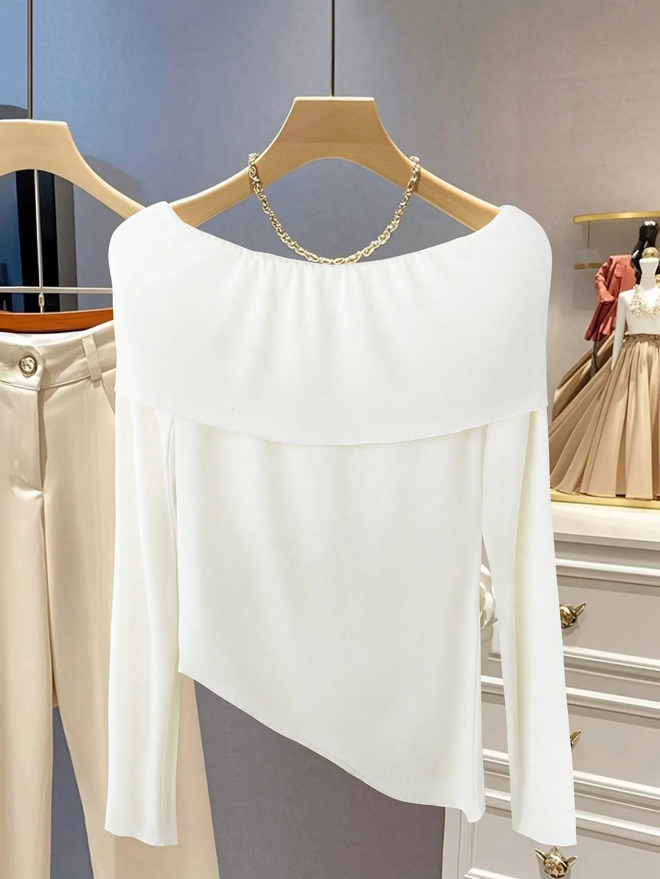 Nice Elegant Tight One-length Collar Irregular Long Sleeve Three-dimensional Flower Rice Apricot Autumn And Winter Women's T-shi