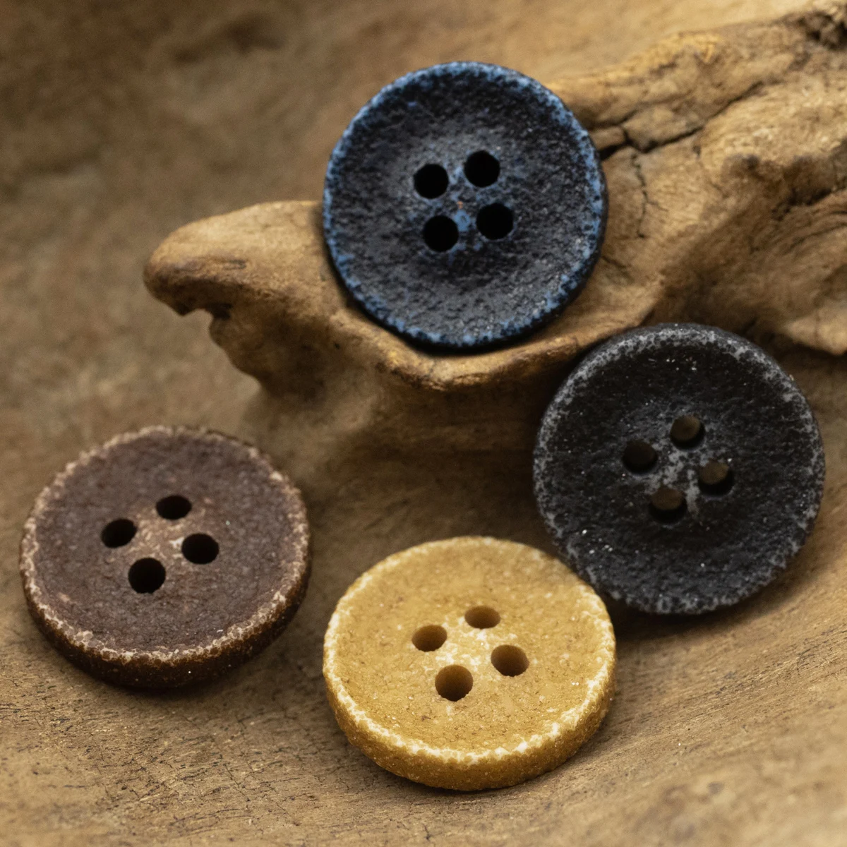 8pcs Vintage Particle Texture Resin Buttons SOJO Blue Brown Yellow Black Round Buttons for Shirts Suit Jacket Blazer Sweater