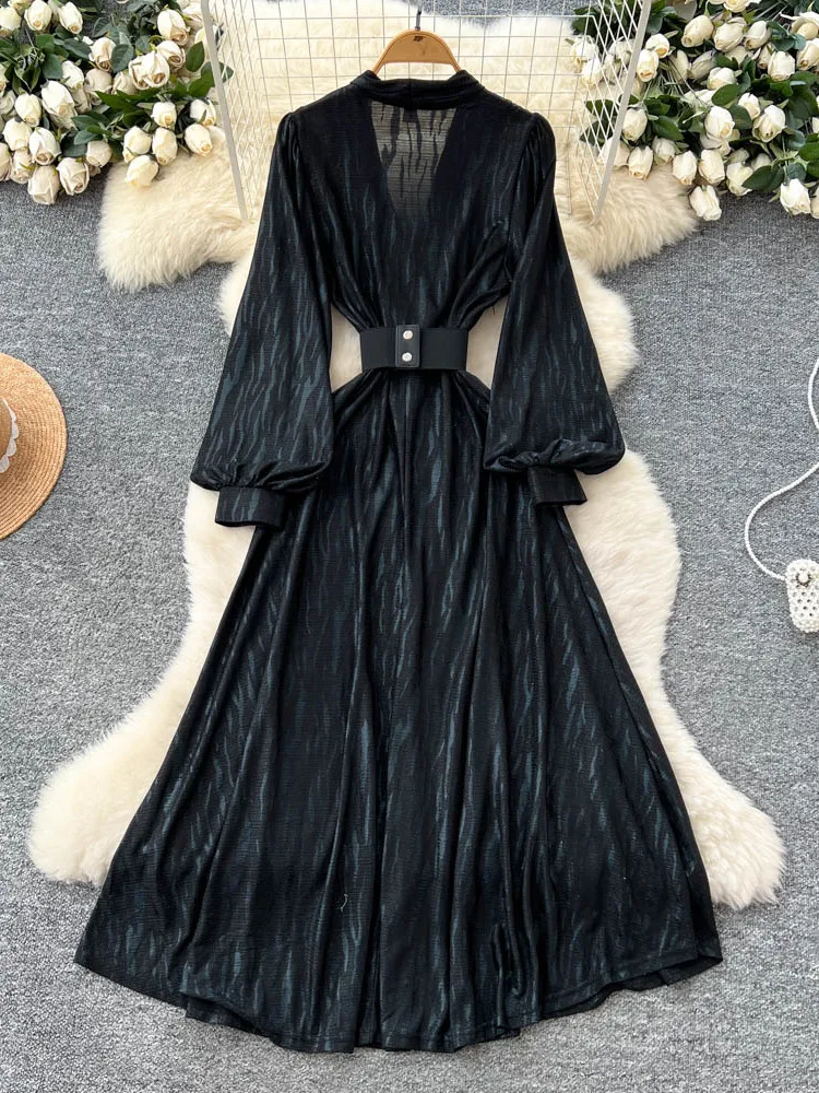 Ele V-Ne Long Dr Wo… - image