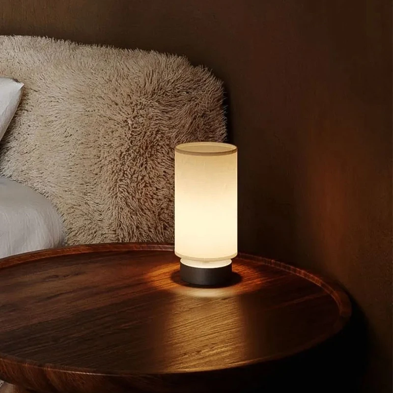 

New Chinese style simple retro fabric high-end living room study bedroom decoration light luxury designer bedside hotel desk lam