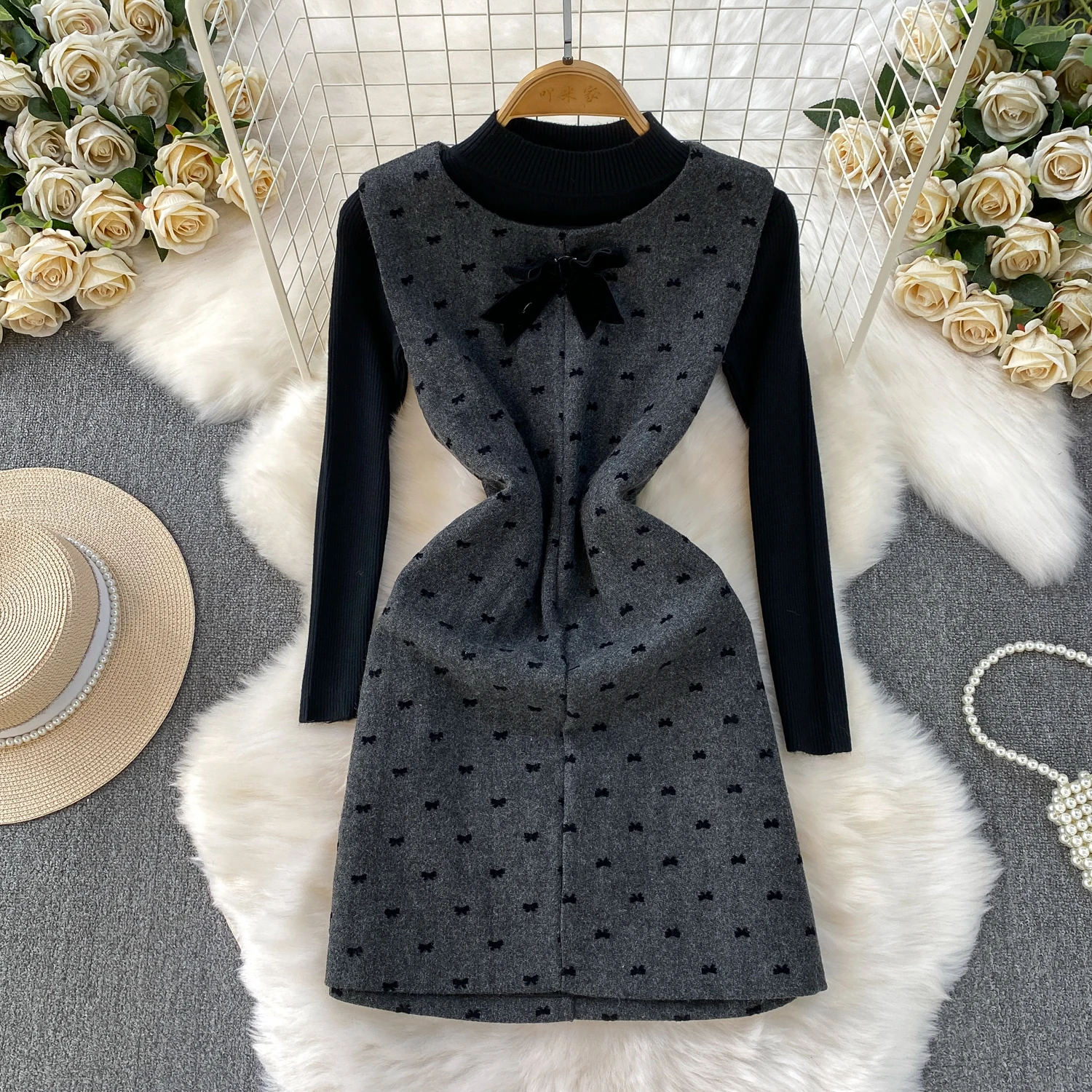 

Autumn Winter Women's Dress Set Sweet Polka Dot Bow Vest Dresses Black O-neck Knitted Top Elastic Slim Sweater 2 piece Set
