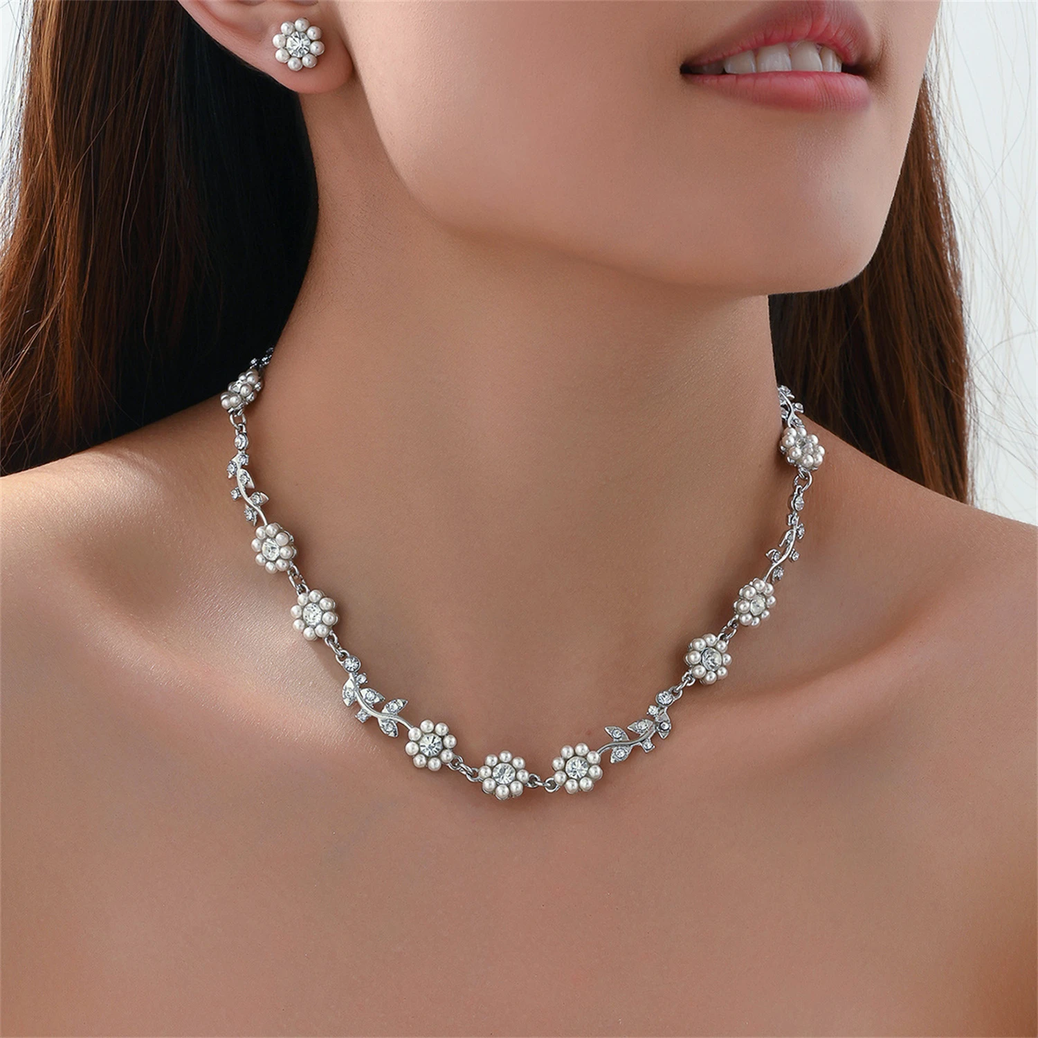 

WAKA Elegant Flower Pearl Jewelry Set for Women Dainty Choker Necklace and Stud Earrings for Wedding Party Gift