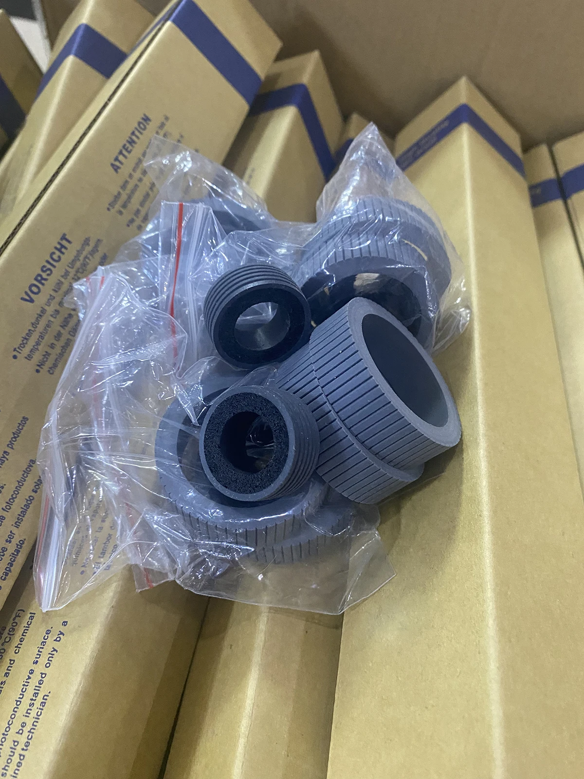 

1X B12B819031 Комплект ролика в сборе, шина для EPSON ES-400 ES-500 ES-865 DS-530 DS-570 DS-575 DS-770 DS-780 DS-870 DS-970 FF-680W