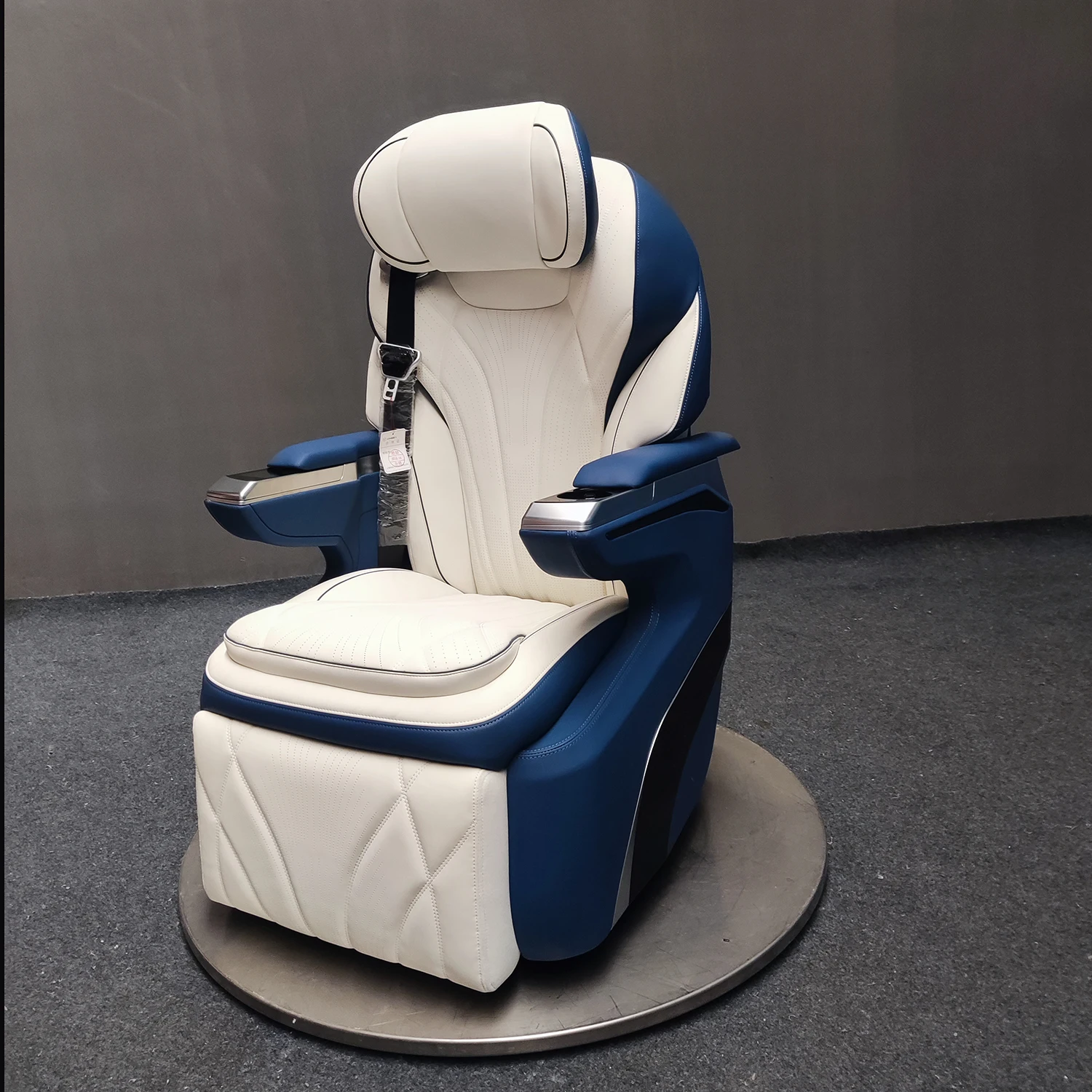 ATV&UTVHot Selling Auto Vip Design Van Accessory Luxury Car Seats MPV Seat for Ford Tourneo IVECO