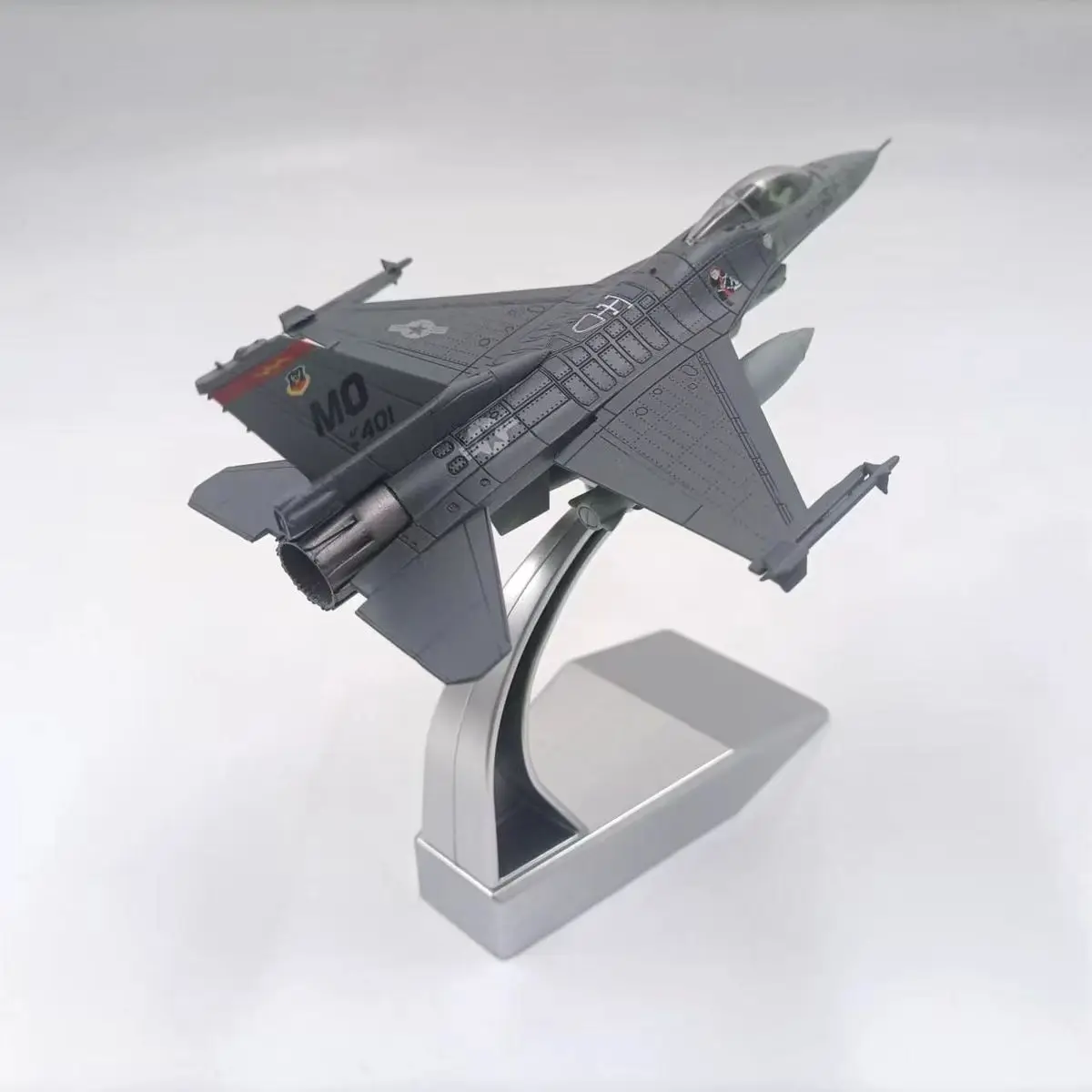 

Diecast 1:100 Scale F16C Jet Fighter Alloy Aircraft Model Collectible Toy Gift Souvenir Display Ornament