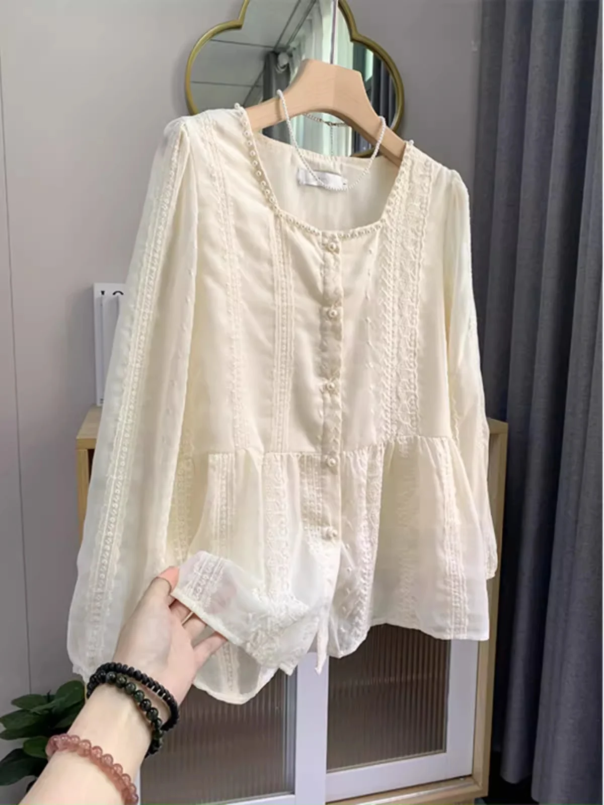 Oszałamiająca, haftowana bluzka z kwadratowym dekoltem z perłami, podkreślająca figurę, uniwersalna, idealna do pracy, długa, jedwabna, w kolorze...