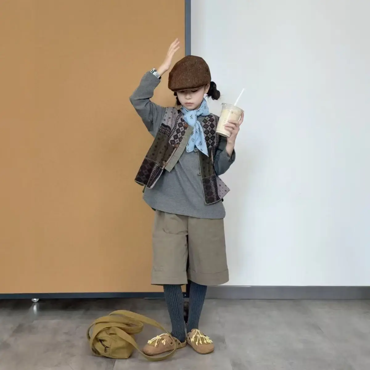 2026 Autumn And Winter New Girls' Set Loose Retro Style Vest Western-style Korean Version Versatile Three Piece Set