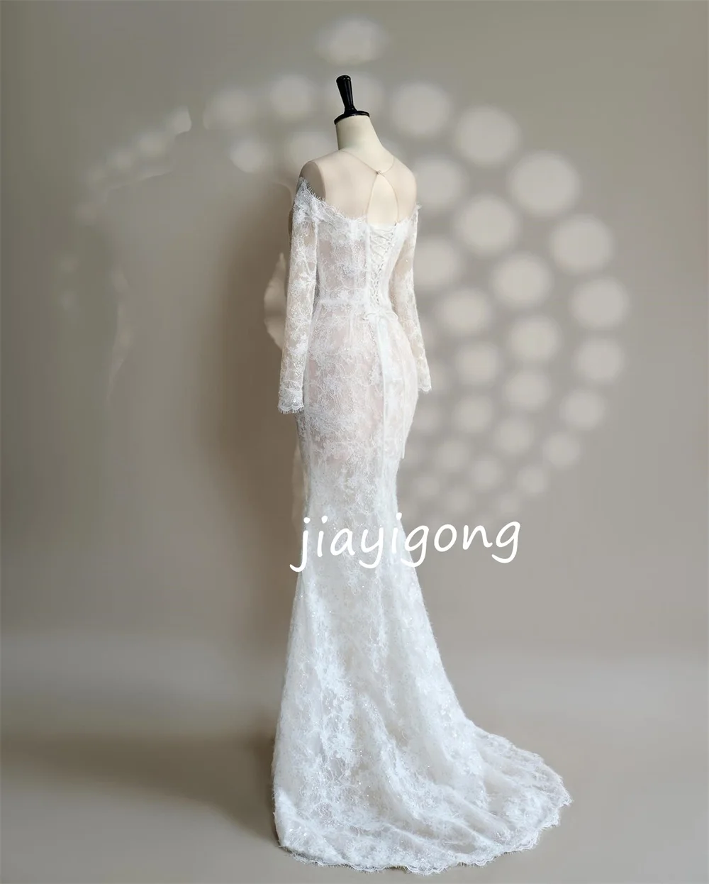 تخصيص الرجعية الطية الدانتيل حورية البحر مغرفة الرقبة فساتين طويلة المشاهير جودة عالية رائعة الرعوية مثير #6