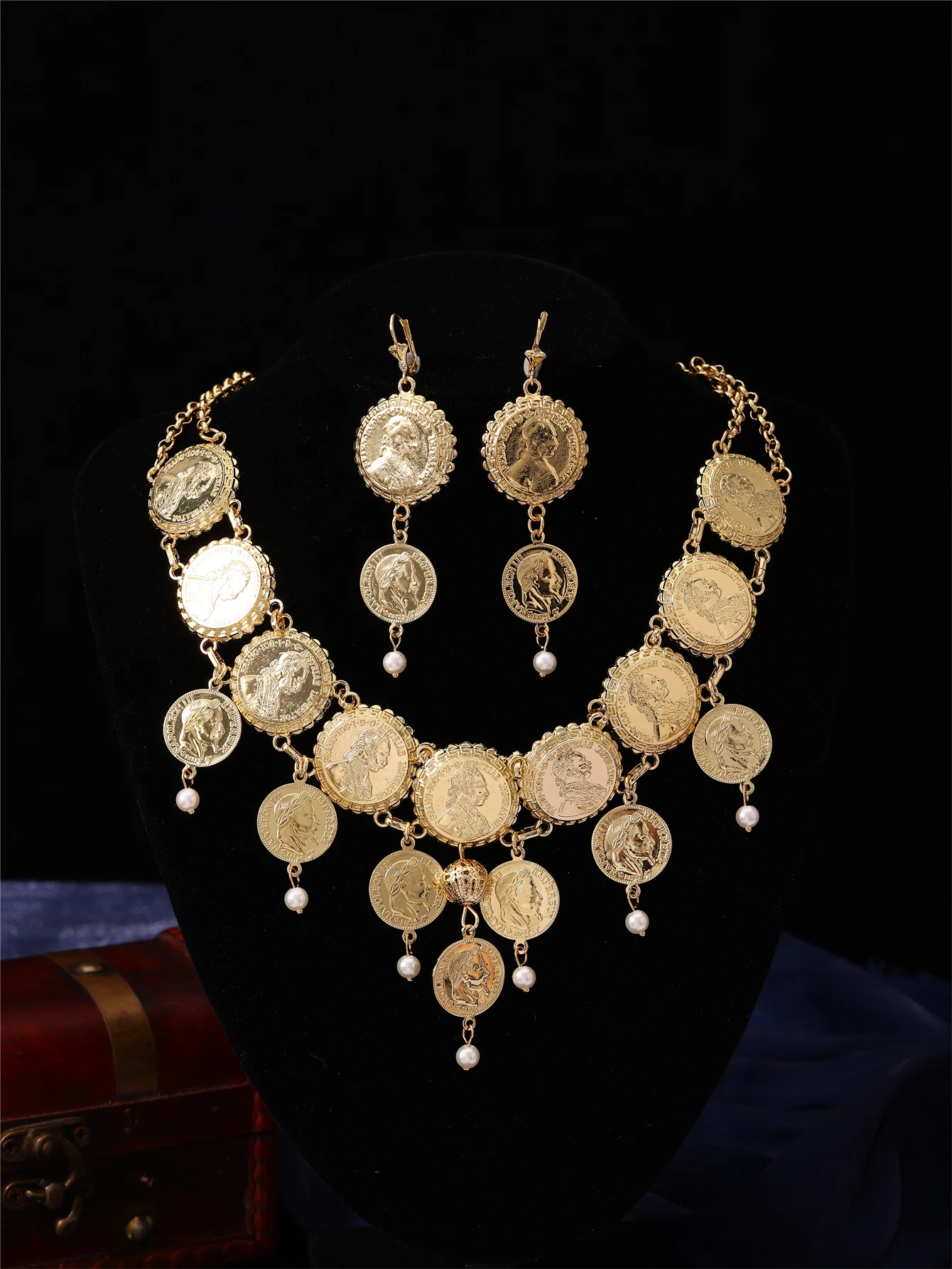 

Винтажный женский комплект украшений - Серьги - Подвеска с французской монетой - Жемчуг - Женские украшения для свадьбы и банкета