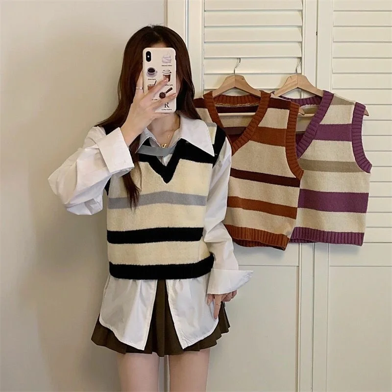 2024 New Fashion All-Matching Stripes Outside Wearing V-neck Vest Women Autumn Winter Color Patchwork Slim Knit Vest Short Ms