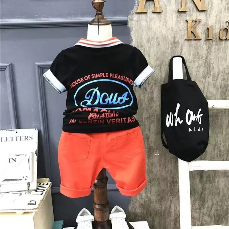 Jongens Zomer 2024 Nieuwe Set Zomer Kinderkleding Kinderkleding Jongens Zwart T-Shirt + Shorts Kids Outfits