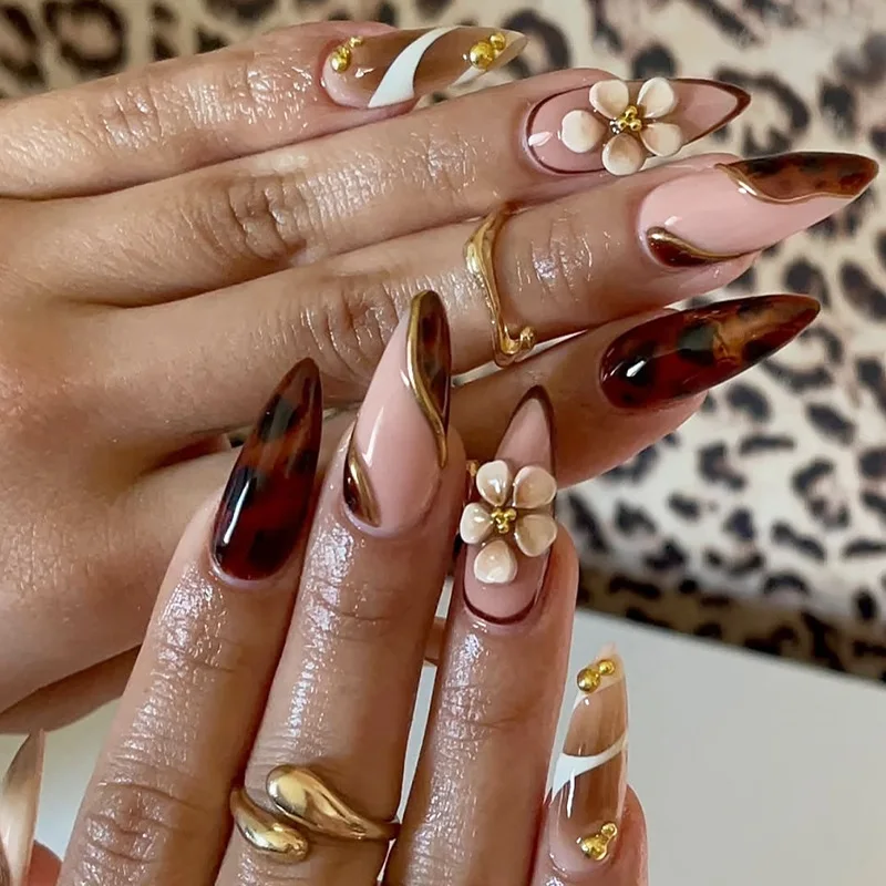 24枚入りミディアムアーモンド型つけ爪、レオパード柄、取り外し可能、光沢パウダーライン、フレンチフルカバーネイルチップ