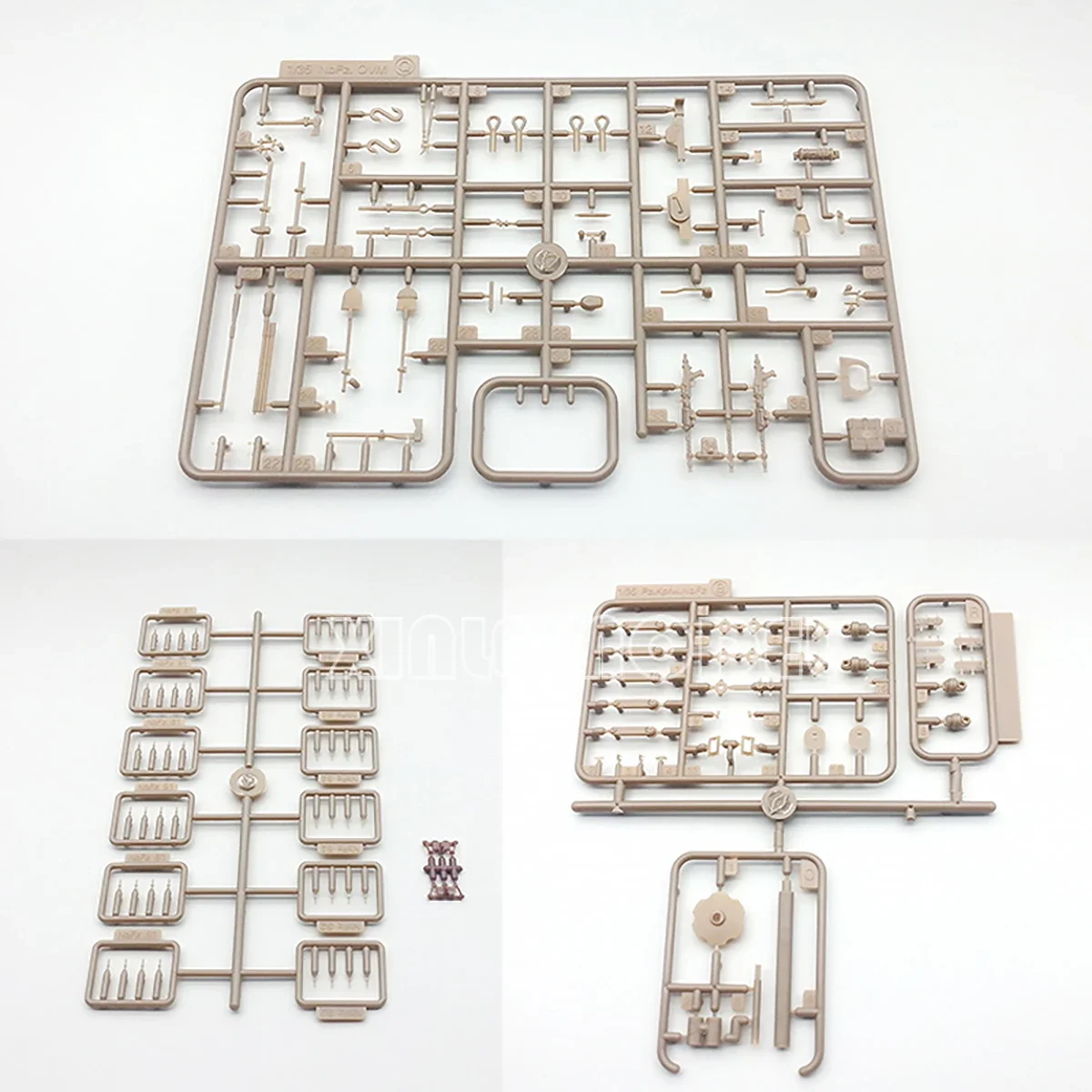 Amusing Hobby Plastic Assembled Tank Model Kit 35A003 German Multi-Turret Tank, Norwegian Campaign 1/35