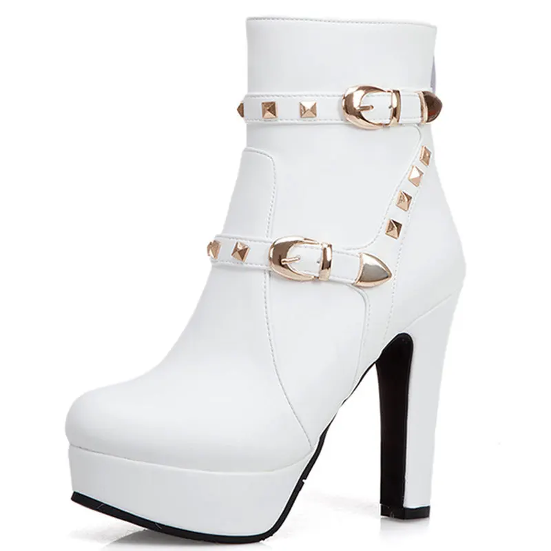 

Platform Ankle Boots Women Short Shoes Fashion Rivets Belt High Heels Autumn Winter Women's Boots Large Size 42 43 WSH4926