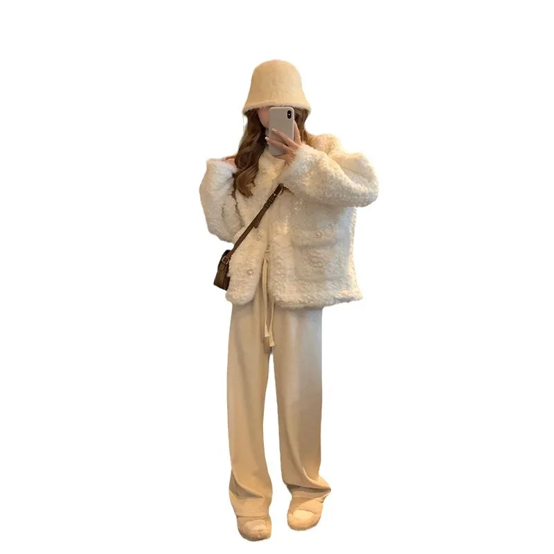 Lamb Wool Jacket Alaska Woman Popular Well Liked Favored Preferred Desired Sought After Trendy Fashionable Stylish Chic Modern