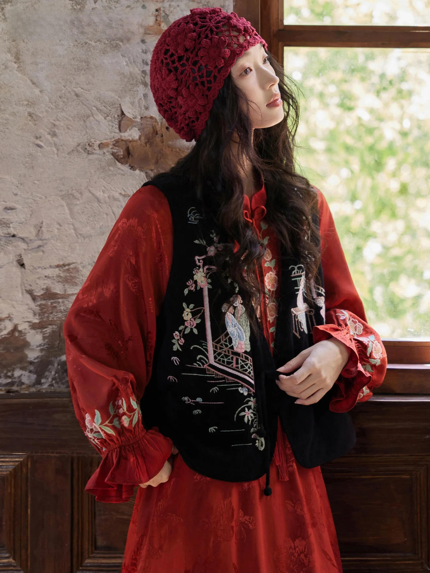 

Оригинальный повседневный жилет с вышивкой в национальном стиле, верхняя одежда с подплечниками, осень-зима, длина, одна пуговица