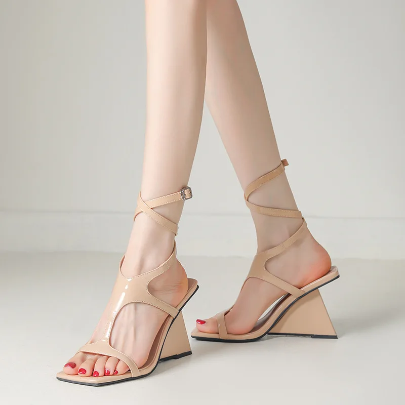 

Sexy Square Peep-Toe High-Heels Cross-Buckled Shaped Heels Fashion Sandals Patent Leather Women's Shoes Sandalias Mujer Verano