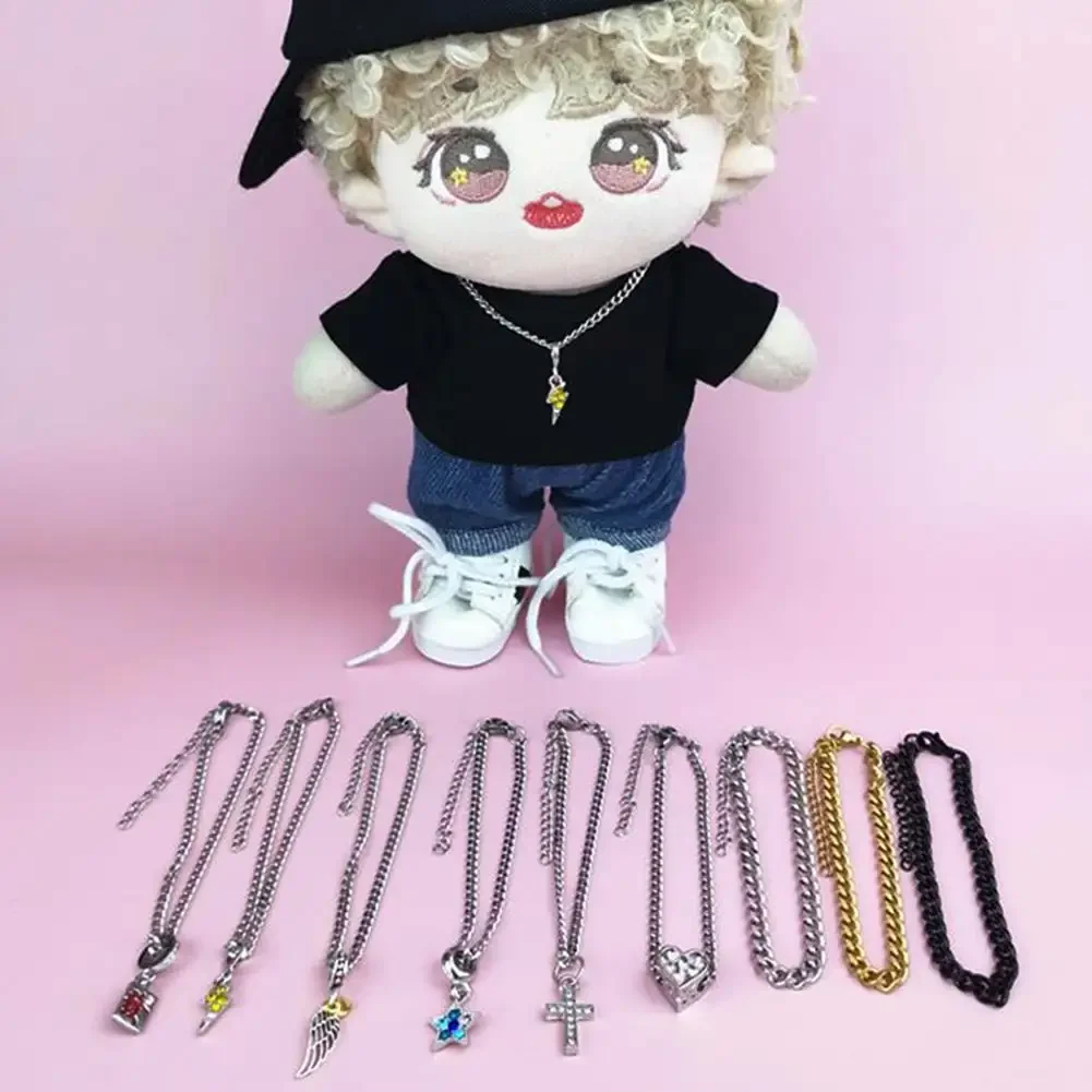Collier de poupée Labubu de 17cm, vêtements à la mode, collier en métal avec pendentif ras du cou, Mini poupée mignonne, accessoires de mode