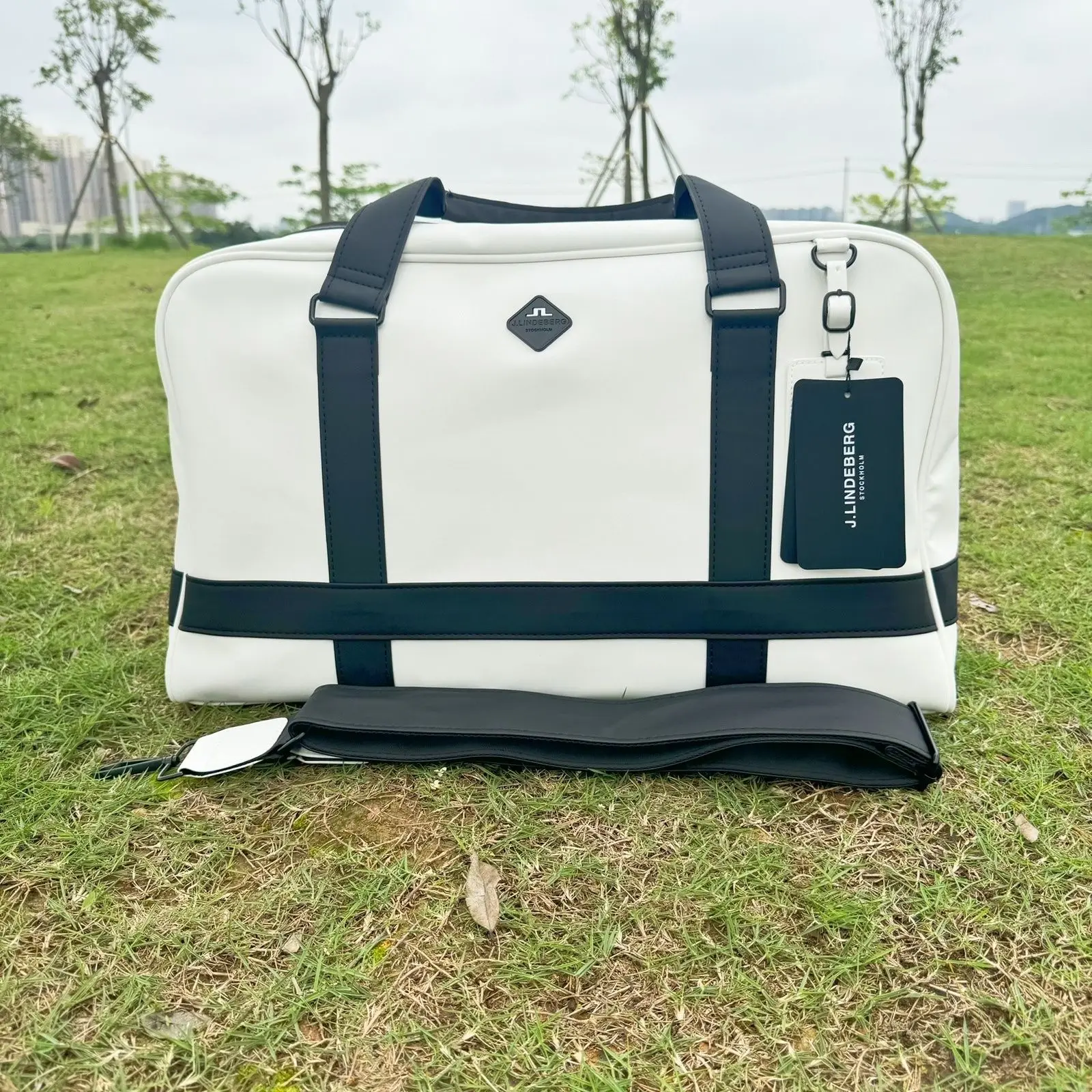 

Large Capacity Golf Travel Garment Bag for Men Women, Unisex Convenient Handheld Carry-On Duffel