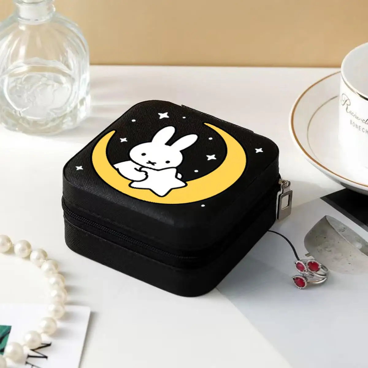 Miffy Portagioie Portatile e compatto Orecchini Collana Piccola scatola portaoggetti quadrata con cerniera Regalo per la fidanzata