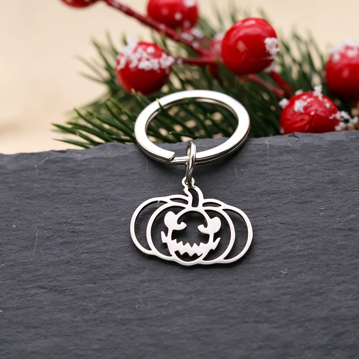 Fashion  Halloween Pumpkin Keychain Stainless Steel Spooky Holiday Style Key Ring cute things Keychains for Backpack Bag Decor
