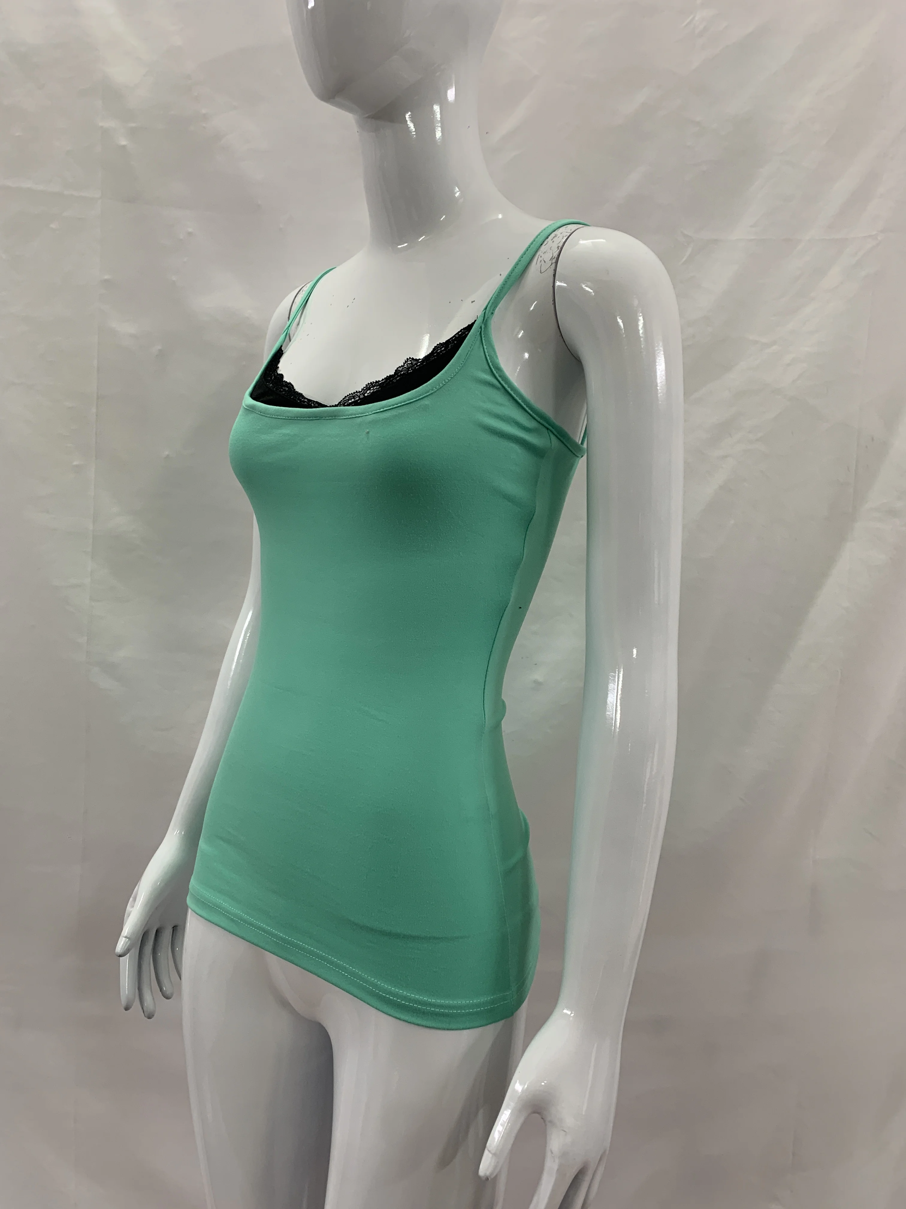 Y2K Hot Girl Einfarbiges Tanktop mit dünnen Trägern, seitlicher Spitzenverzierung, eng anliegend, ärmellos, lässiges Street-Style-Top. – Detail 13