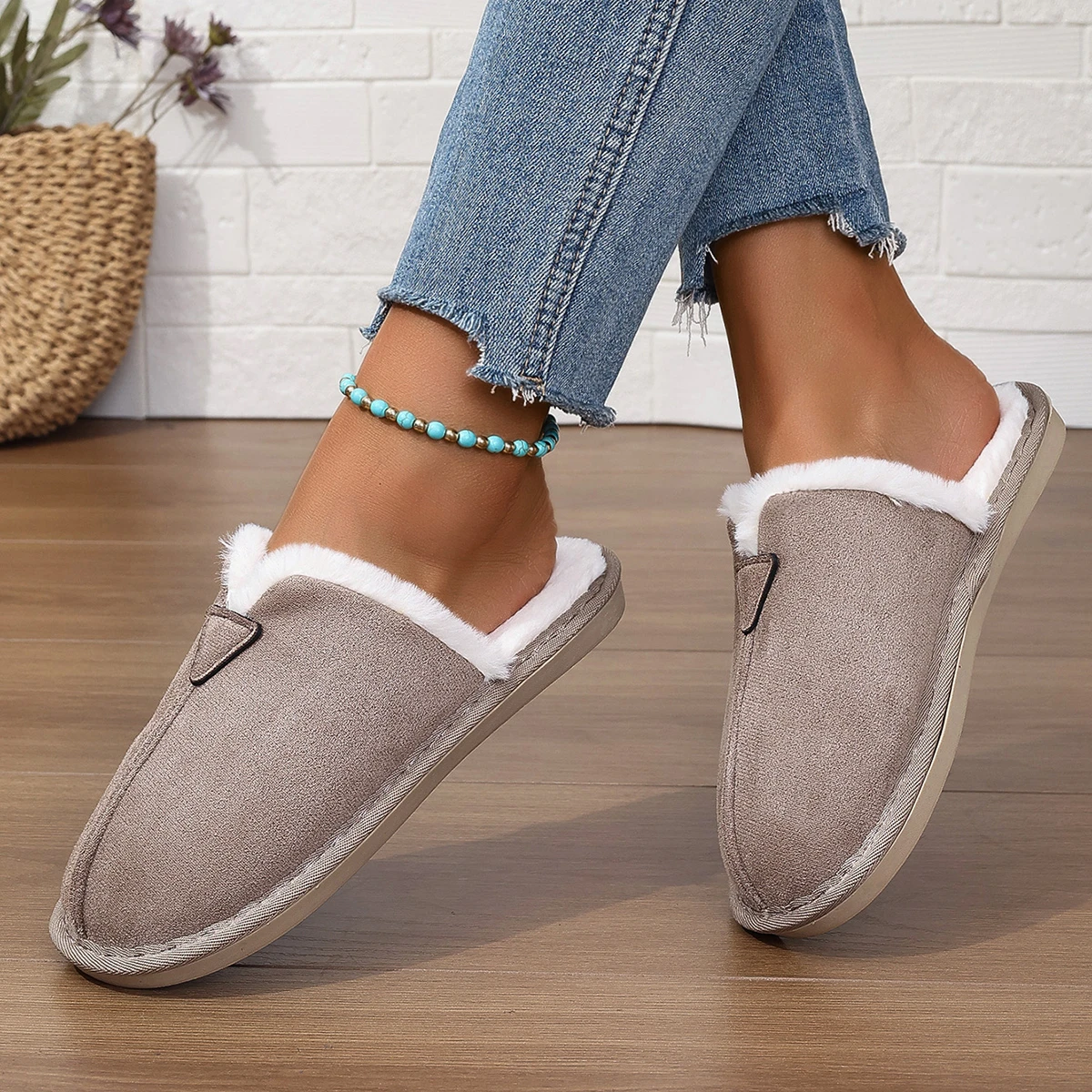 Concise Triangle Stitching Thick Plush Mule Slides Woman Closed Toe Furry Slippers Ladies Winter Warm Outdoor Indoor Home Shoes