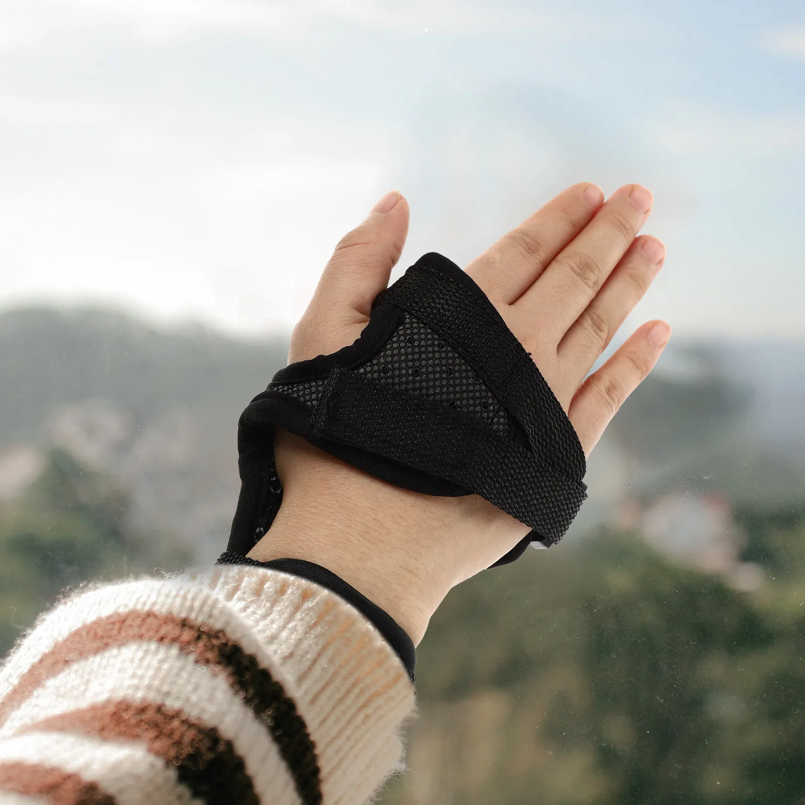 

1 Pair Multi-Function Wrist Brace Portable Skating Wrist Support Professional Hand Protector Ergonomic Lightweight Design Joint