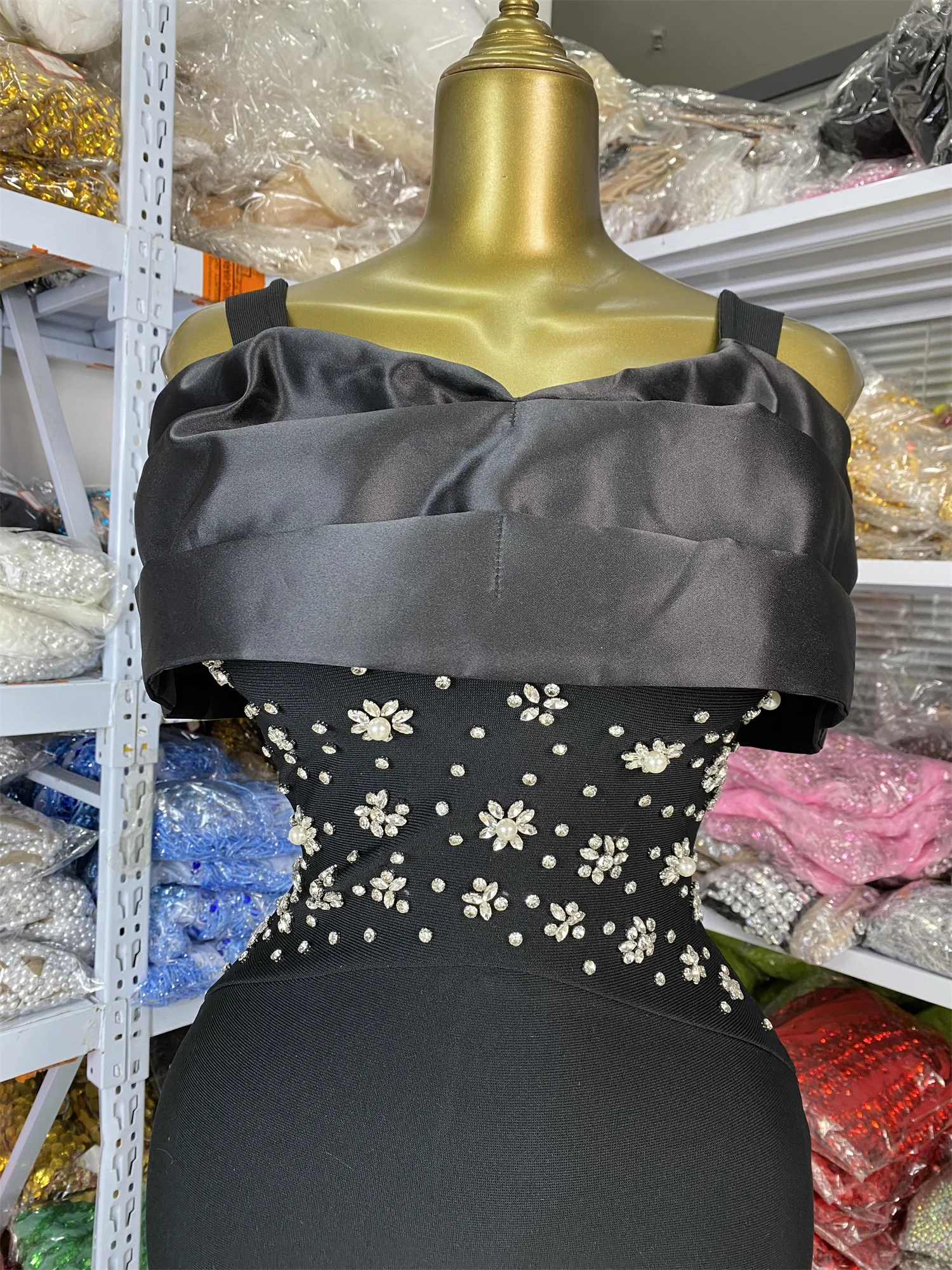 

Оптовая продажа с фабрики, бандажное платье 2026, новое платье без рукавов с нашивкой, дизайн с кристаллами и вышивкой, длинное вечернее платье знаменитостей на день рождения