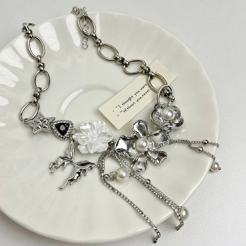 New Romantic Elegant Flower Tassel Necklace Metal Butterfly Vintage Pearl Choker Fashion Unisex Jewelry for Women